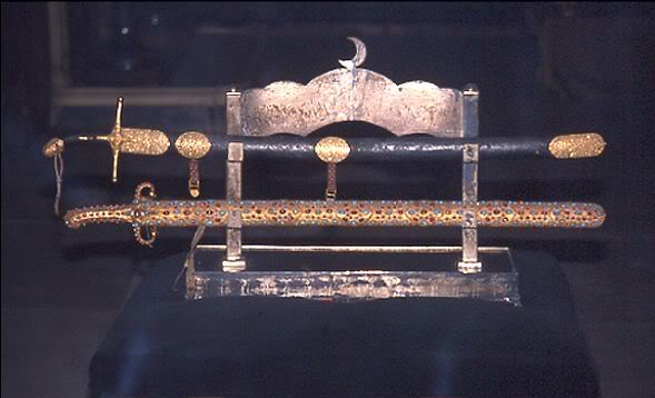 Sopanın Kılıca Dönmesi ve Minberin Sallanması Mucizeleri