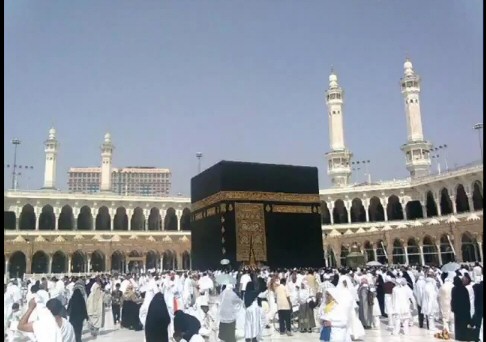 Kâbe’de Ezan