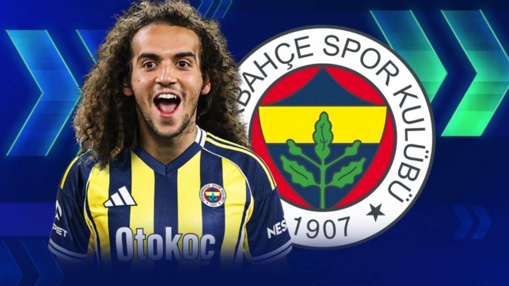 Tribünlerde Sarı-Lacivert Görsel Şölen