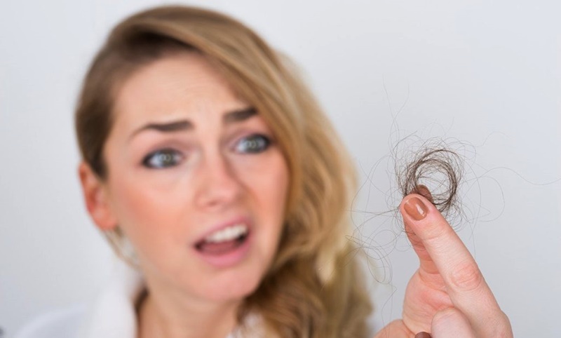Saç dökülmesinin 8 nedeni