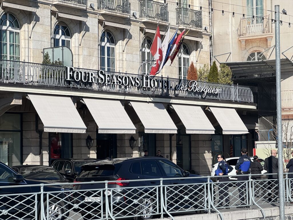 ABD ile Ukrayna savaşın sona erdirilmesine yönelik ikili görüşmelere Cenevre’de başladı