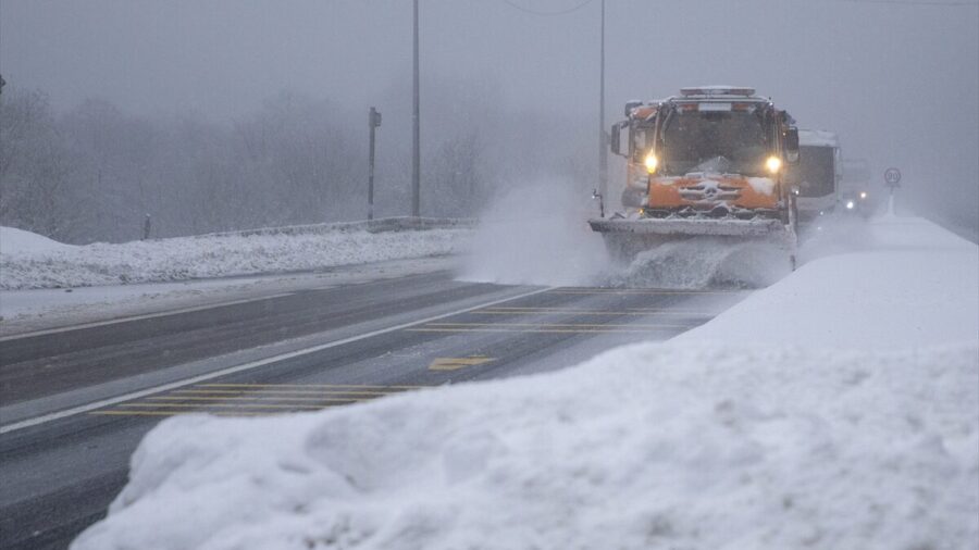 Bolu Dağı’nda kar etkili oluyor