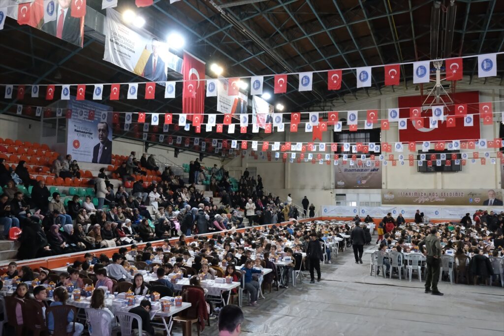 Çorum’da “tekne orucu” tutan çocuklar birlikte iftar yaptı