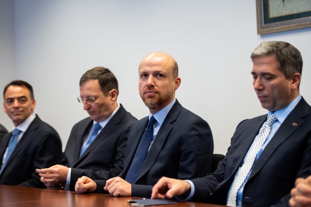 İlim Yayma Vakfı Mütevelli Heyeti Başkanı Bilal Erdoğan, Köln’deki Türk derneklerini ziyaret etti