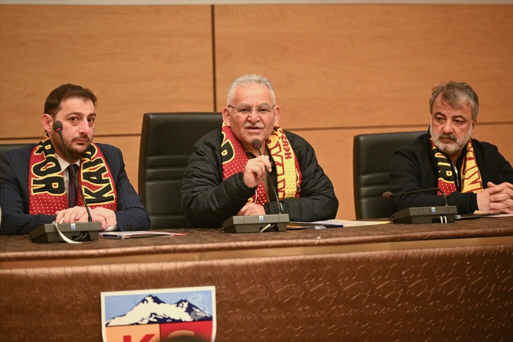 Kayserispor Kulübünde Nurettin Açıkalın yeniden başkanlığa seçildi