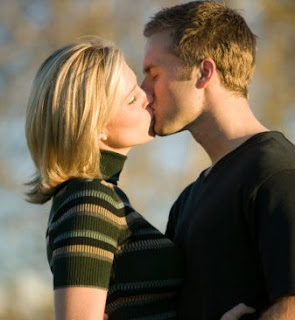 Öpüşme tiryakilik yapıyor