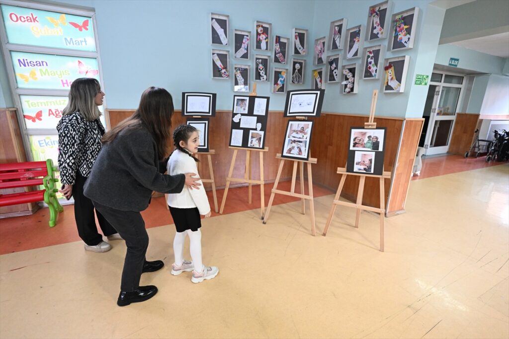 Otizmli Duru dünyasını resimle renklendirdi