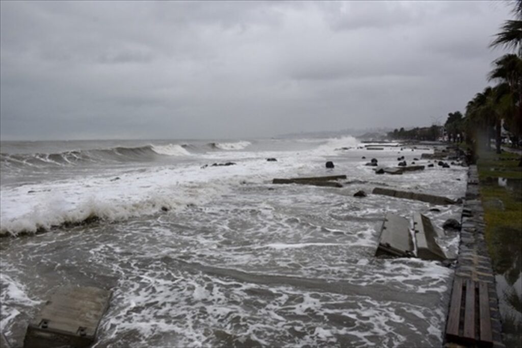 Samsun’da fırtına ve sağanak etkili oldu