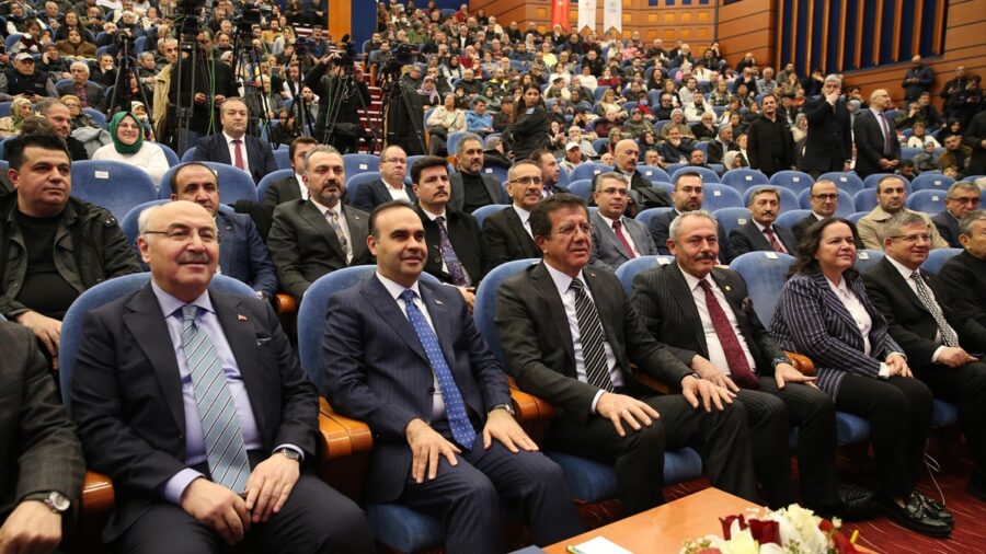 Sanayi ve Teknoloji Bakanı Kacır, Denizli’de “Yüzyılın Konut Projesi” kura çekiminde konuştu: