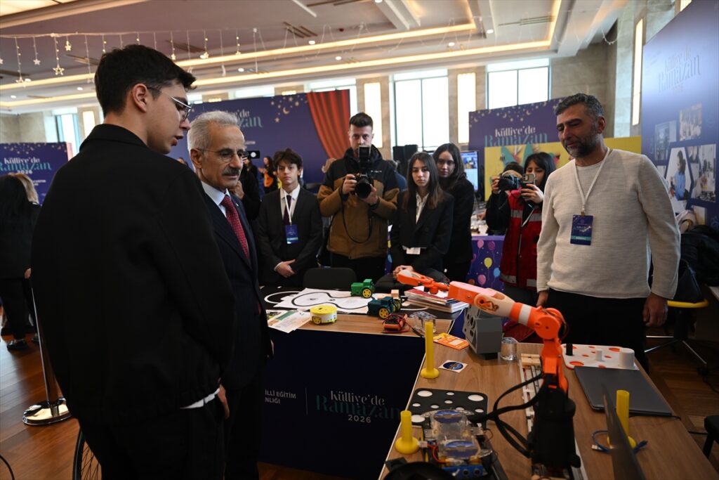 Ulaştırma ve Altyapı Bakanı Uraloğlu, “Külliye’de Ramazan” etkinliğinde soruları yanıtladı: