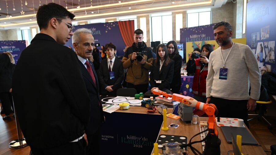 Ulaştırma ve Altyapı Bakanı Uraloğlu, “Külliye’de Ramazan” etkinliğinde soruları yanıtladı: