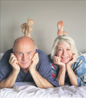 Yaşlanınca cinsel yaşam bitmez…