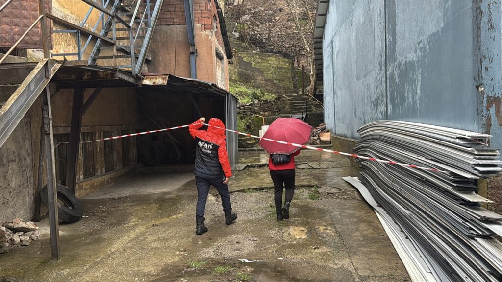 Zonguldak’ta heyelan nedeniyle risk altındaki 4 yapıda inceleme yapıldı