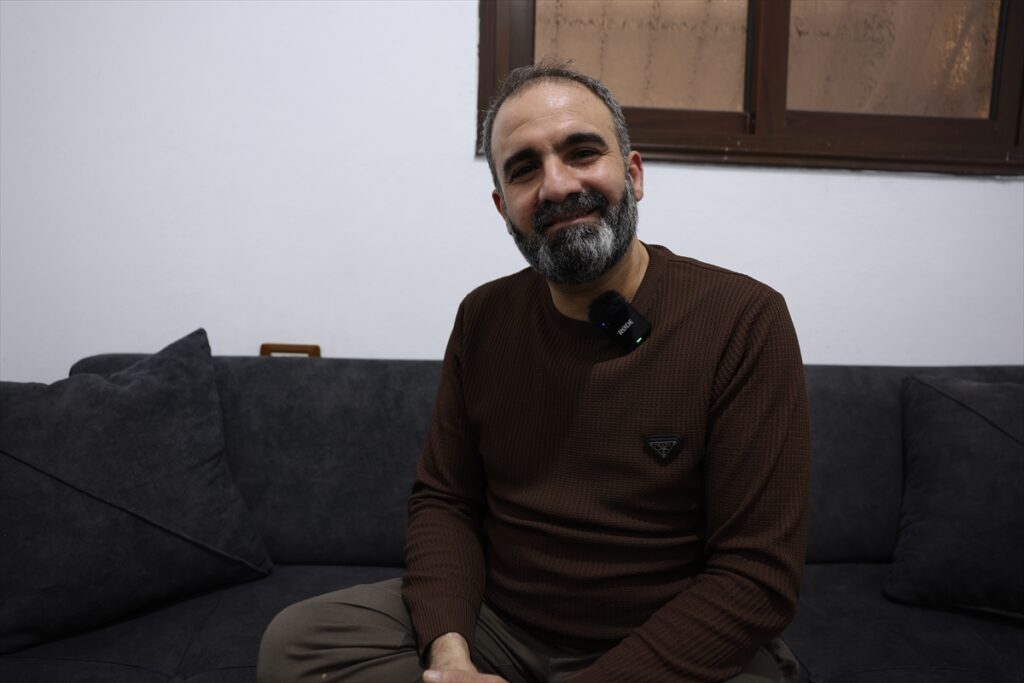 11 yıl sonra Rakka’ya dönen Suriyeli Muhammed, ramazanı ailesiyle geçirmenin sevincini yaşıyor