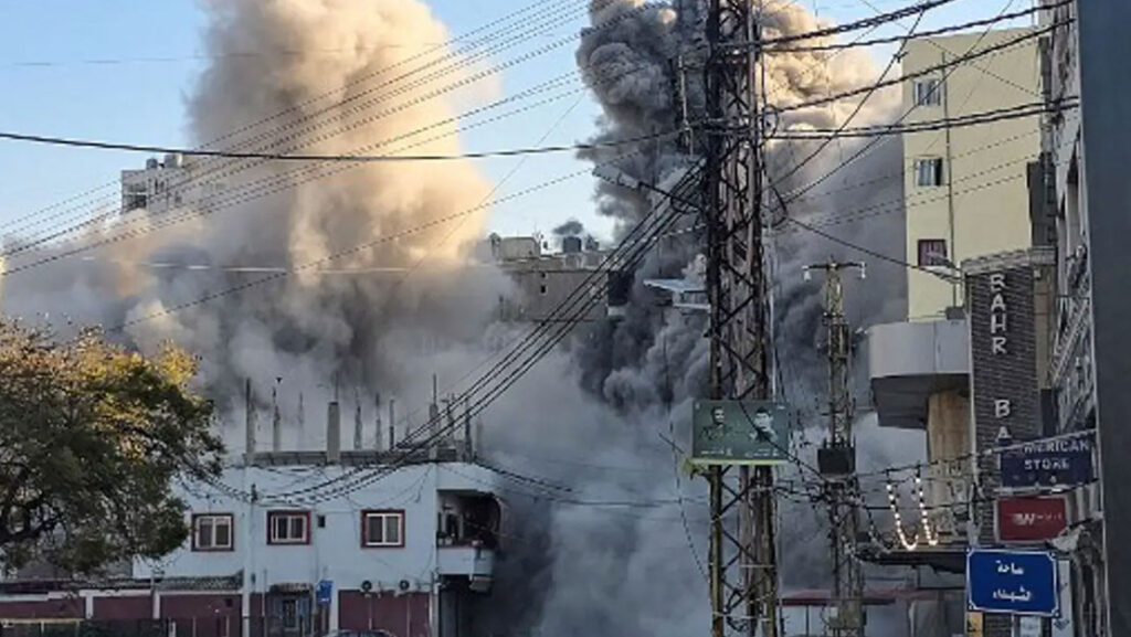 İsrail’in Lübnan’a Hava Saldırıları 70’i Geçti