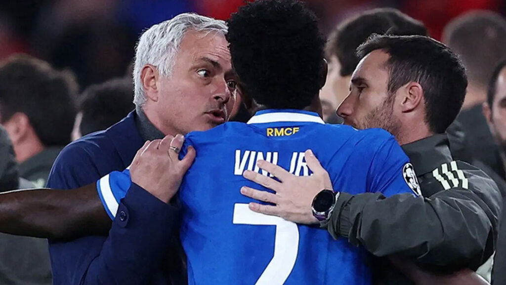 Mourinho Irkçılık Krizinde Açık Kapı Bıraktı