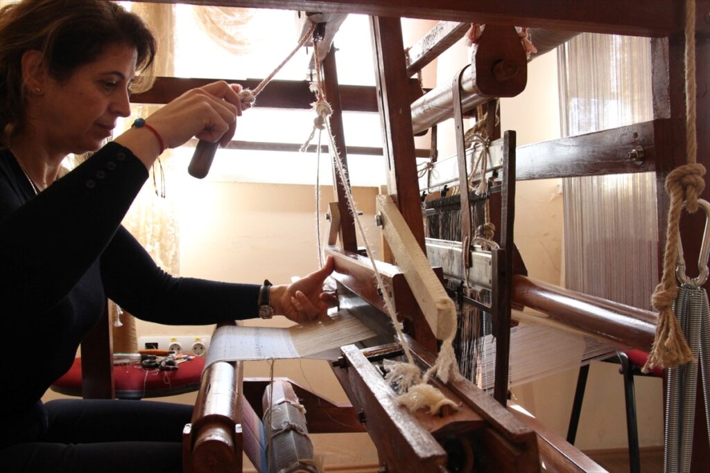 800 yıllık Selçuklu ipeği Antalya’da yeniden hayat buluyor