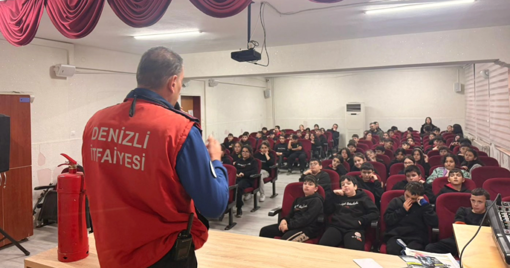 İtfaiyeden öğrencilere yangın eğitimi