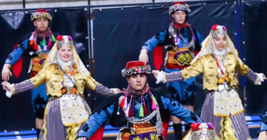 Denizli’de halk oyunları coşkusu