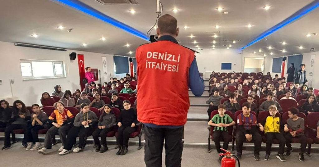 Öğrencilere yangın güvenliği eğitimi