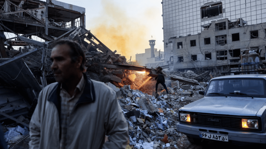 İran’da ayaklanma çıkmasına yatırım yapmak