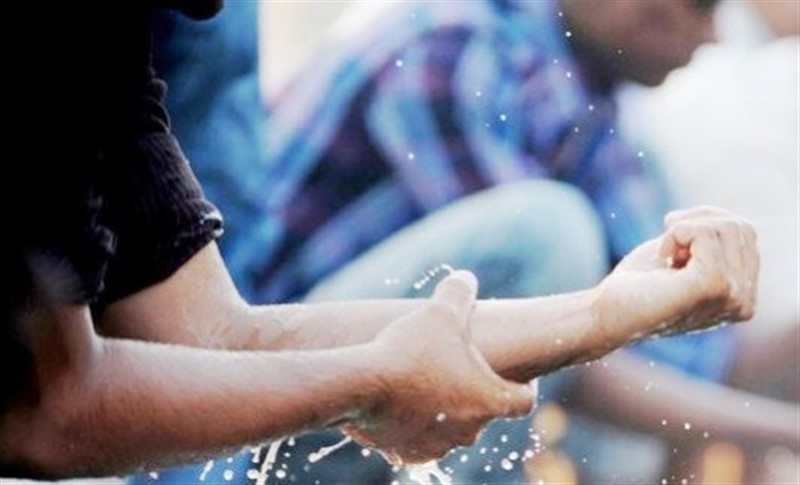 Elinde yara olanın abdest alması