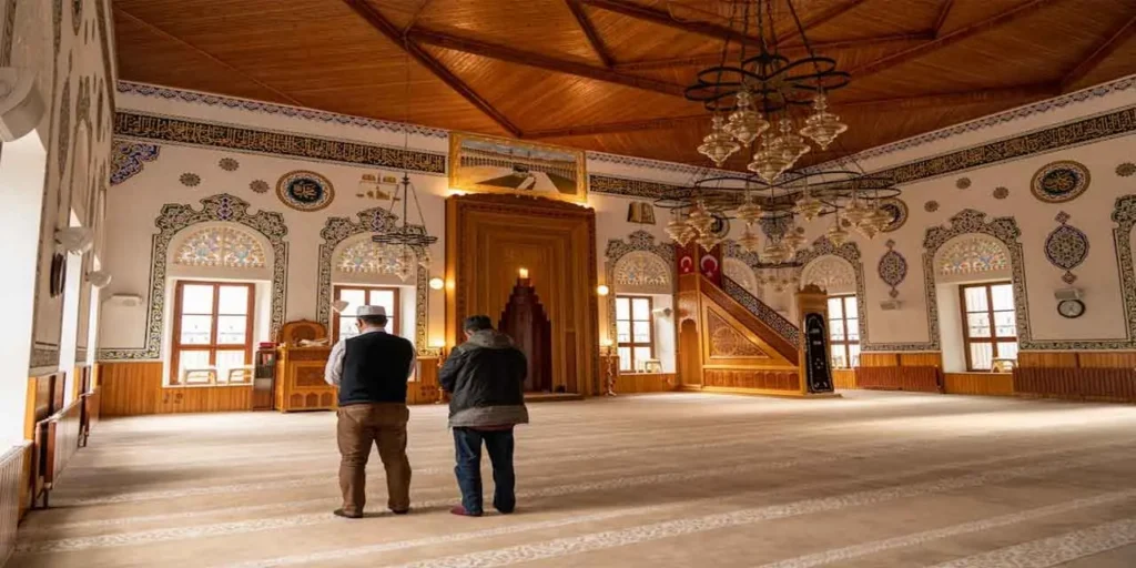 Sizce cami ve mescitlerin sosyal hayata katkıları nelerdir?