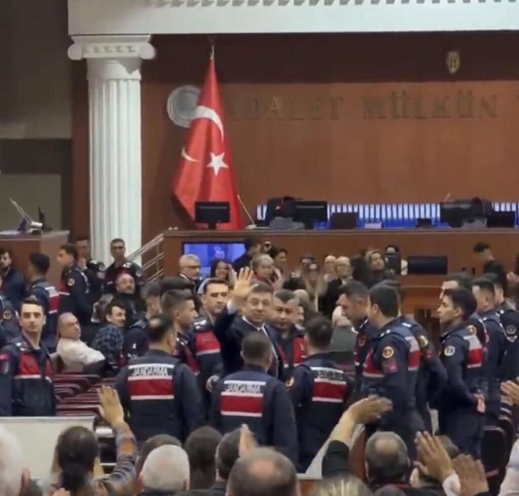 İmamoğlu davası: Bakalım bugün kimlik tespitleri tamamlanacak mı?