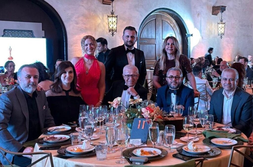 Önceki gece siz Oscar törenini izlerken salonda kedi ve bale lobisi konuşuluyordu