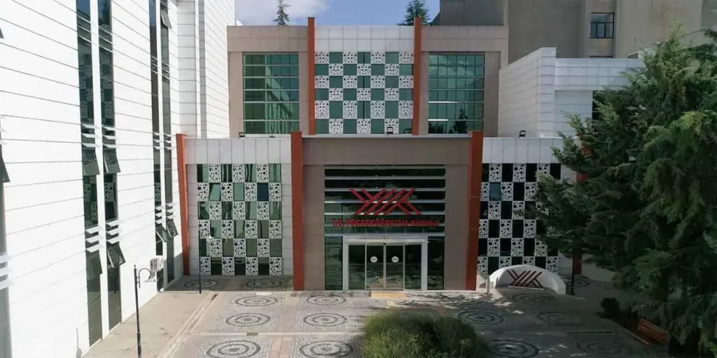 YÖK’ten Denklik ve Yatay Geçişte Köklü Değişiklik! Başarı Barajı 90 Oldu