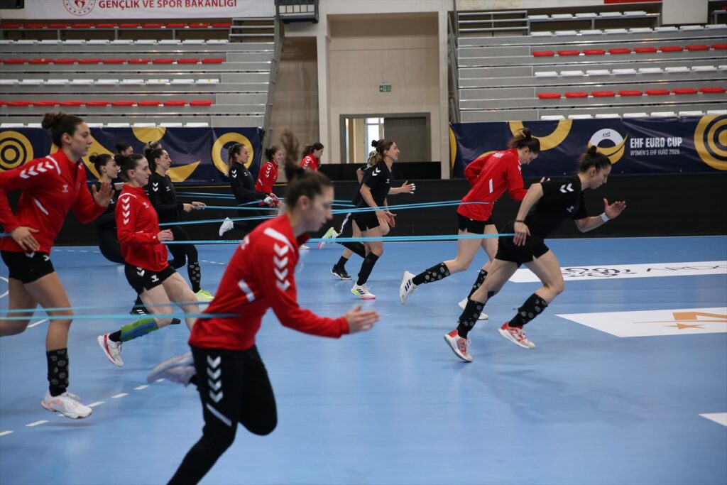 A Milli Kadın Hentbol Takımı, Çekya maçı hazırlıklarını Kastamonu’da sürdürdü