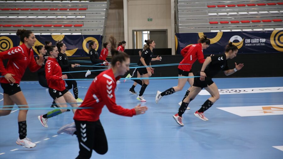 A Milli Kadın Hentbol Takımı, Çekya maçı hazırlıklarını Kastamonu’da sürdürdü