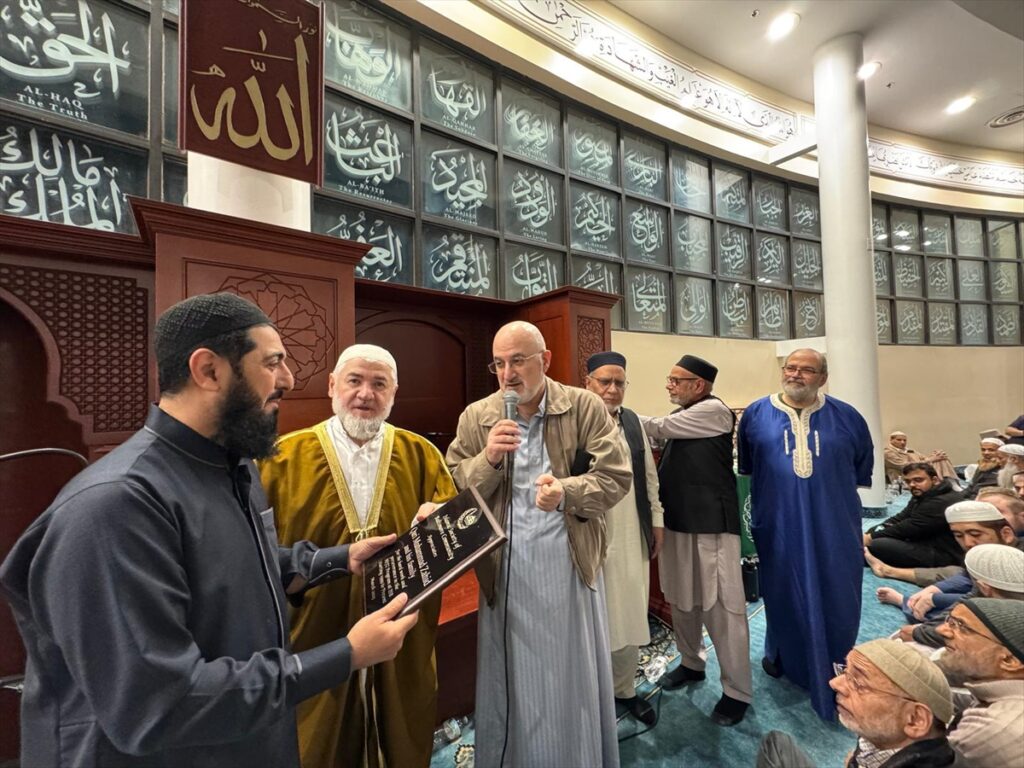 ABD’de camide şınav çekme geleneğini başlatan Türk imam ilgiyle takip ediliyor