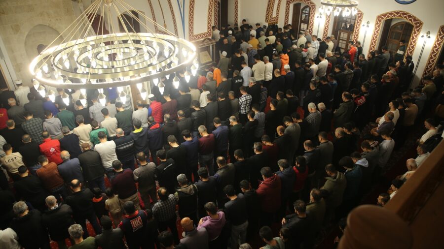 Adana, Mersin, Hatay ve Osmaniye’de Kadir Gecesi idrak edildi