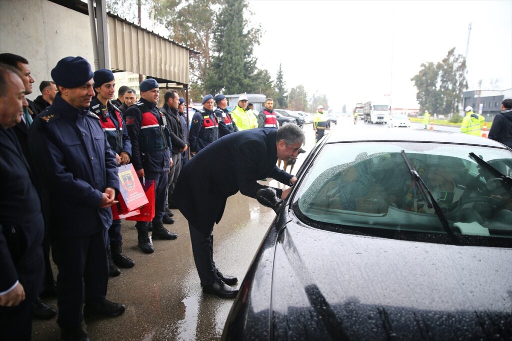 Adana Valisi Mustafa Yavuz trafik denetimine katıldı