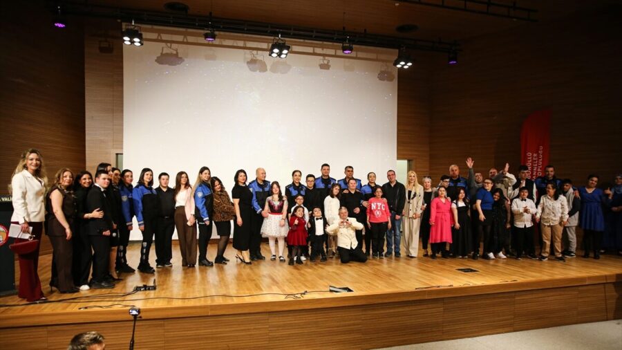 Adana’da “+1 Farkla Sahne Senin” etkinliği düzenlendi