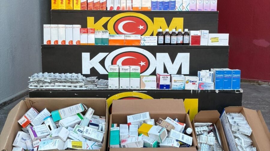 Adana’da 6 bin 247 ilaç ve 216 tıbbi cihaz ele geçirildi