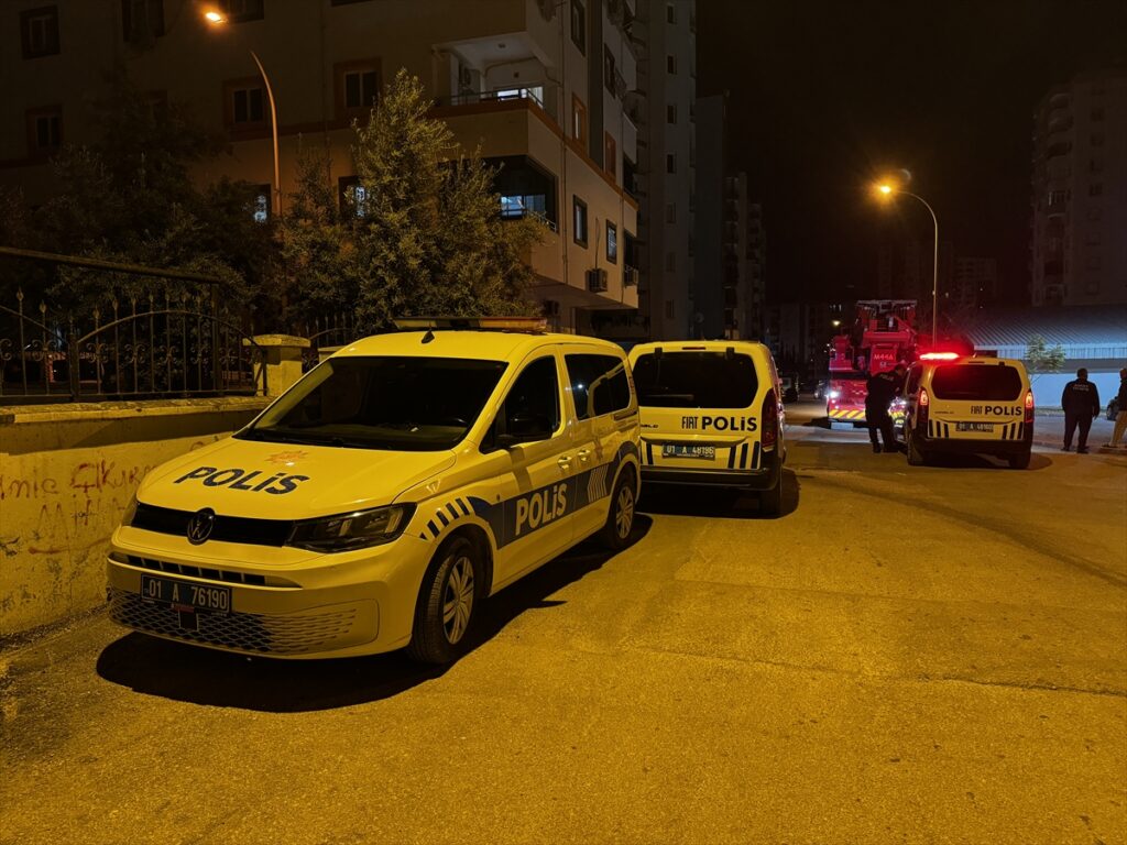 Adana’da evini yakmak isteyen kişi polis tarafından ikna edildi
