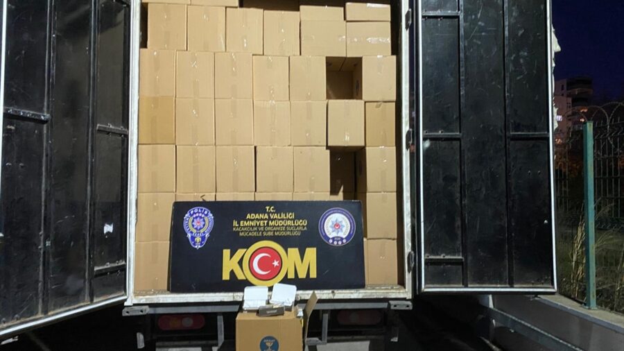 Adana’da kaçak 4 milyon 500 bin makaron ele geçirildi