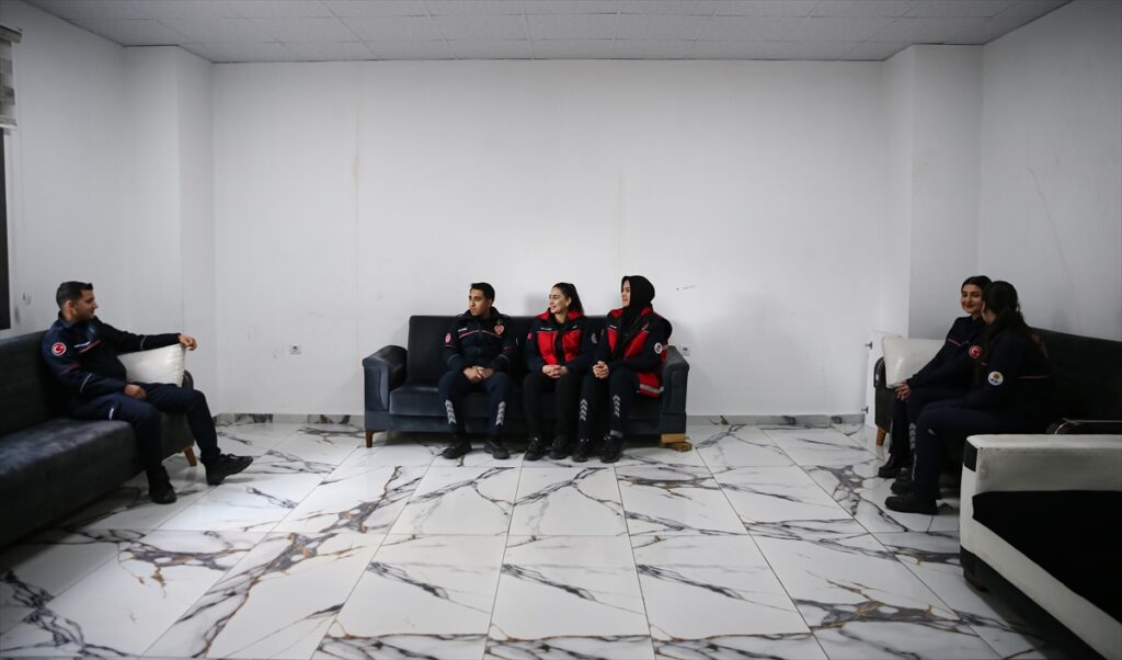 Adana’nın kadın itfaiyecileri özveriyle çalışıyor