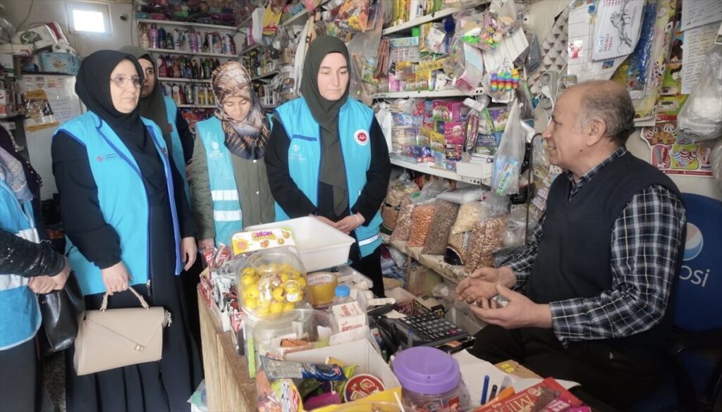 Adıyaman’da gönüllü kadınlar hayırseverlerin bağışlarını ihtiyaç sahiplerine ulaştırdı