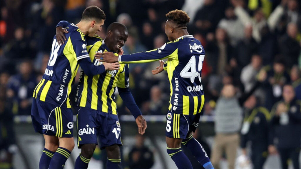Fenerbahçe, Gaziantep FK’yı 4-1’le Geçti
