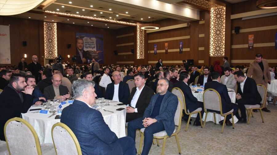 AK Parti Gençlik Kolları Genel Başkanı İbiş, Konya’da sahur programında konuştu: