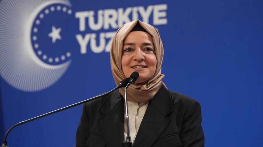 AK Parti Genel Başkan Yardımcısı Kaya, “Çocuk Gülerse Dünya Güler İftar Programı”nda konuştu: