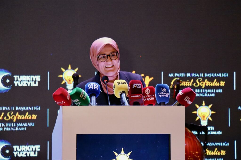 AK Parti Genel Başkan Yardımcısı Uygur, Bursa’da iftar programına katıldı: