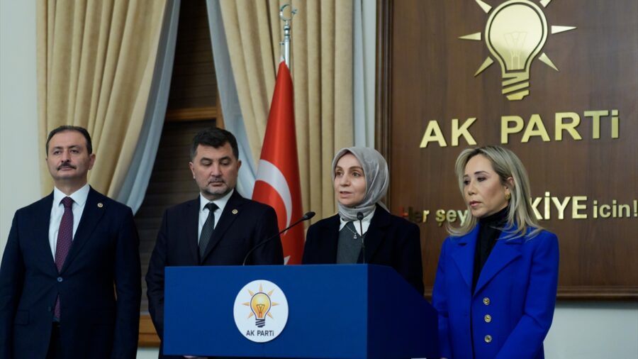 AK Parti, sosyal medya ve doğum iznine yönelik düzenlemeleri de içeren kanun teklifini TBMM’ye sundu