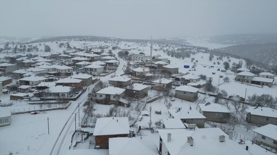 Amasya’nın yüksek kesimlerinde kar etkili oldu