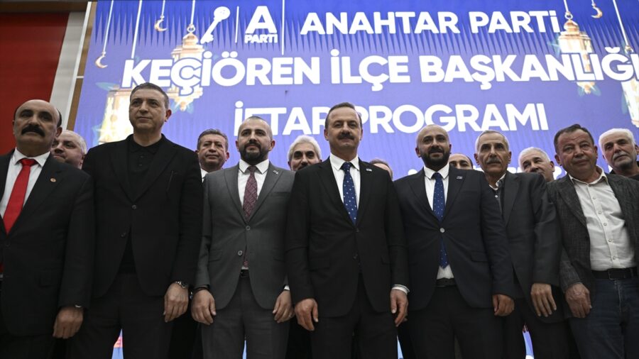 Anahtar Parti Genel Başkanı Ağıralioğlu, partisinin iftar programına katıldı