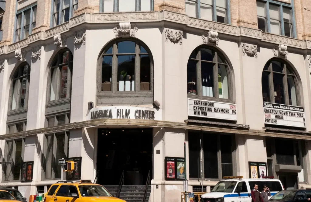 New York’a gidip gelenler hemen bilecek; Angelika Film Center’ın Angelika’sı hayata veda etti