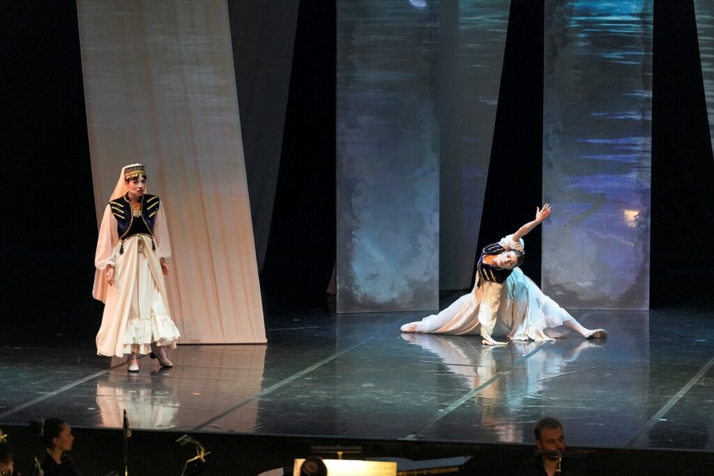 Antalya Devlet Opera ve Balesi “Nefes” müzikalinin prömiyerini yaptı